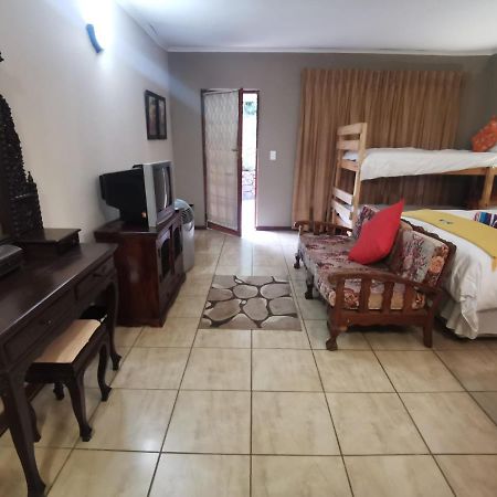 Sun Deck Lodge Hartbeespoort Dış mekan fotoğraf