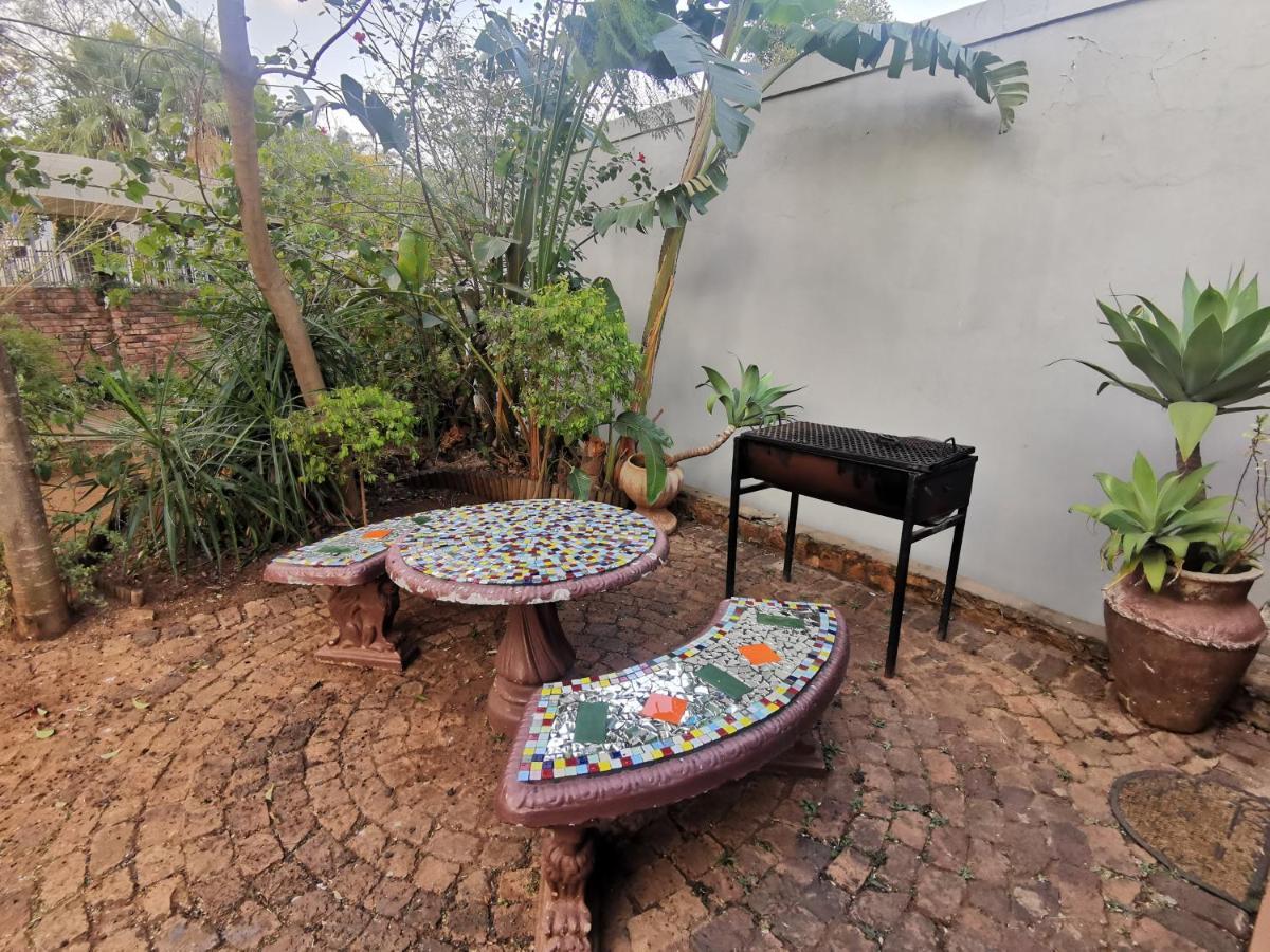 Sun Deck Lodge Hartbeespoort Dış mekan fotoğraf