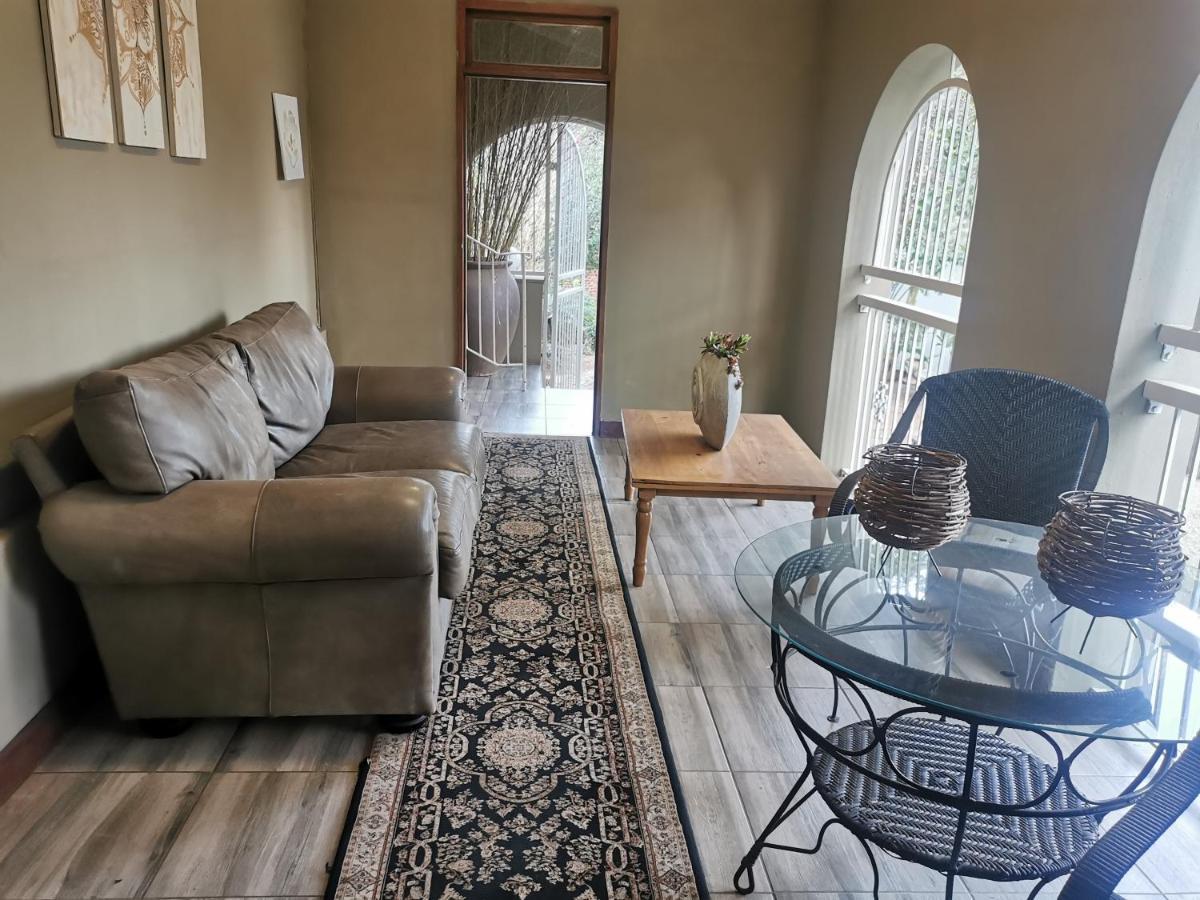 Sun Deck Lodge Hartbeespoort Dış mekan fotoğraf