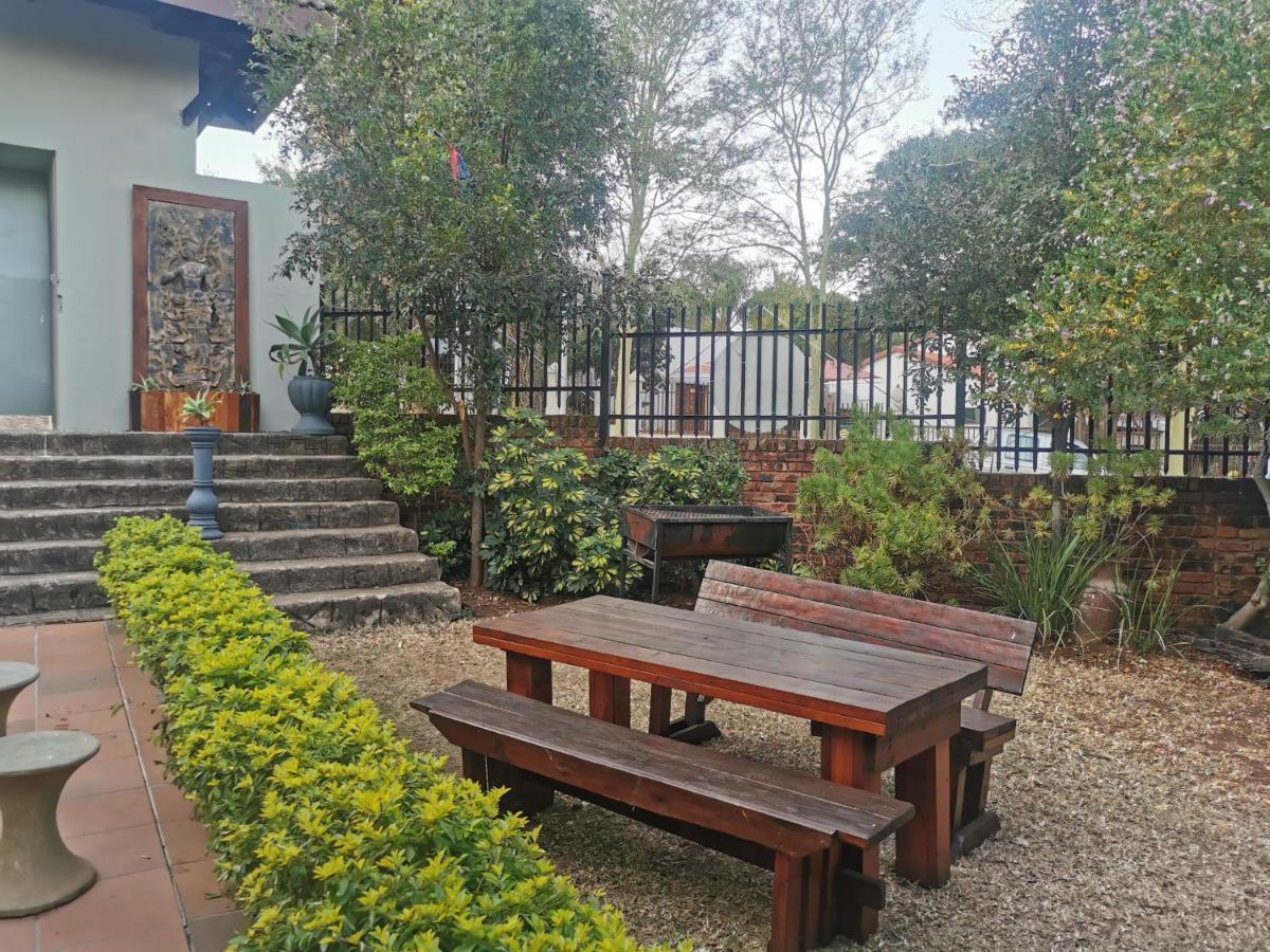 Sun Deck Lodge Hartbeespoort Dış mekan fotoğraf